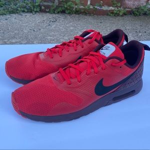 NIKE TRAVAS MEN SIZE 13